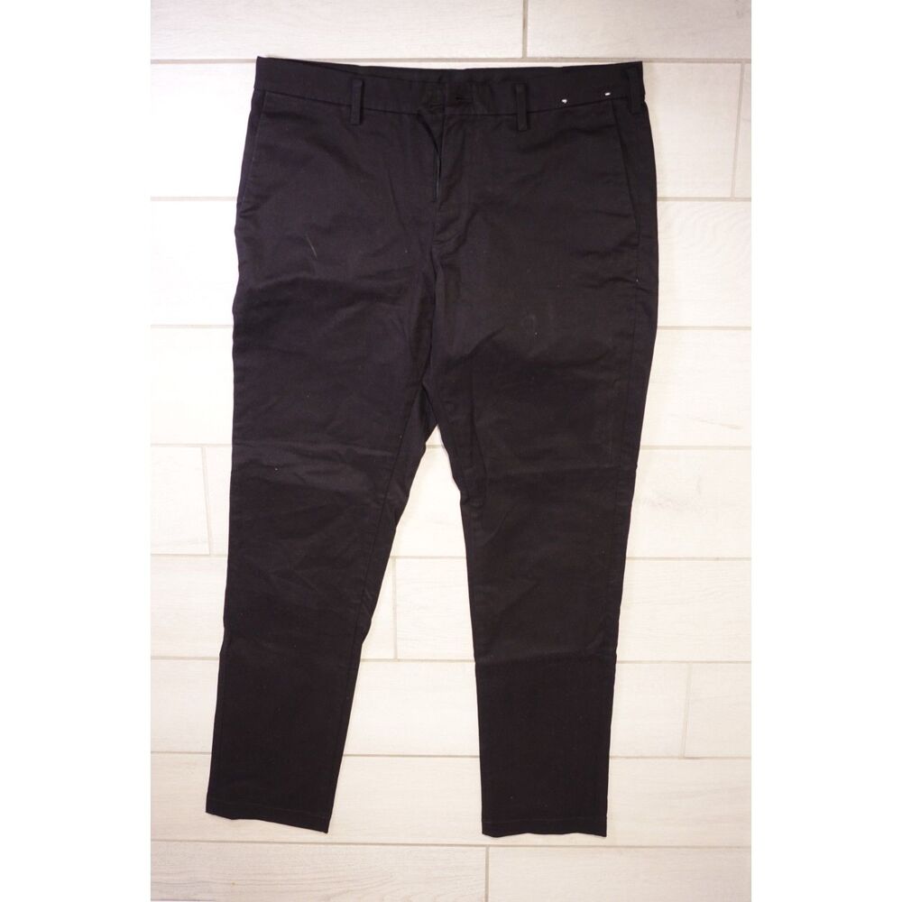 32x34 Black Uniqlo Slim Fit Chino